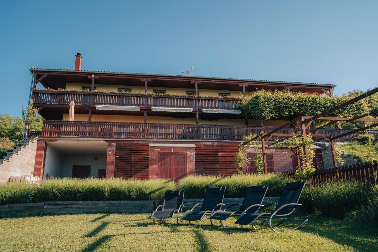 Villa Farma Ovci Terasy Němčičky Exterior foto